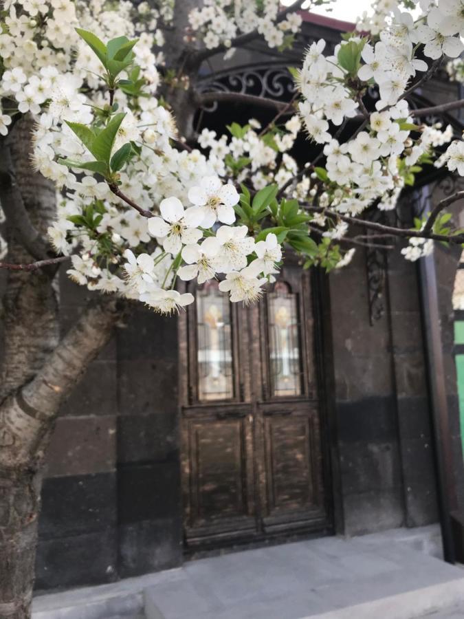 Old Gyumri Guest House / Հին Գյումրի Հյուրատուն Exteriör bild